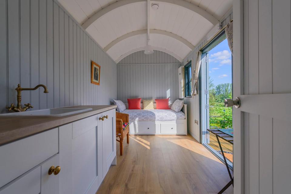 Отель Hawthorn Hut Kilkenny Glamping At Jenkinstown House Jenkinstown Park Экстерьер фото