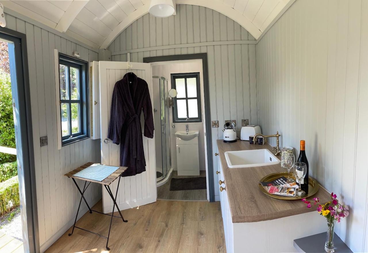 Отель Hawthorn Hut Kilkenny Glamping At Jenkinstown House Jenkinstown Park Экстерьер фото